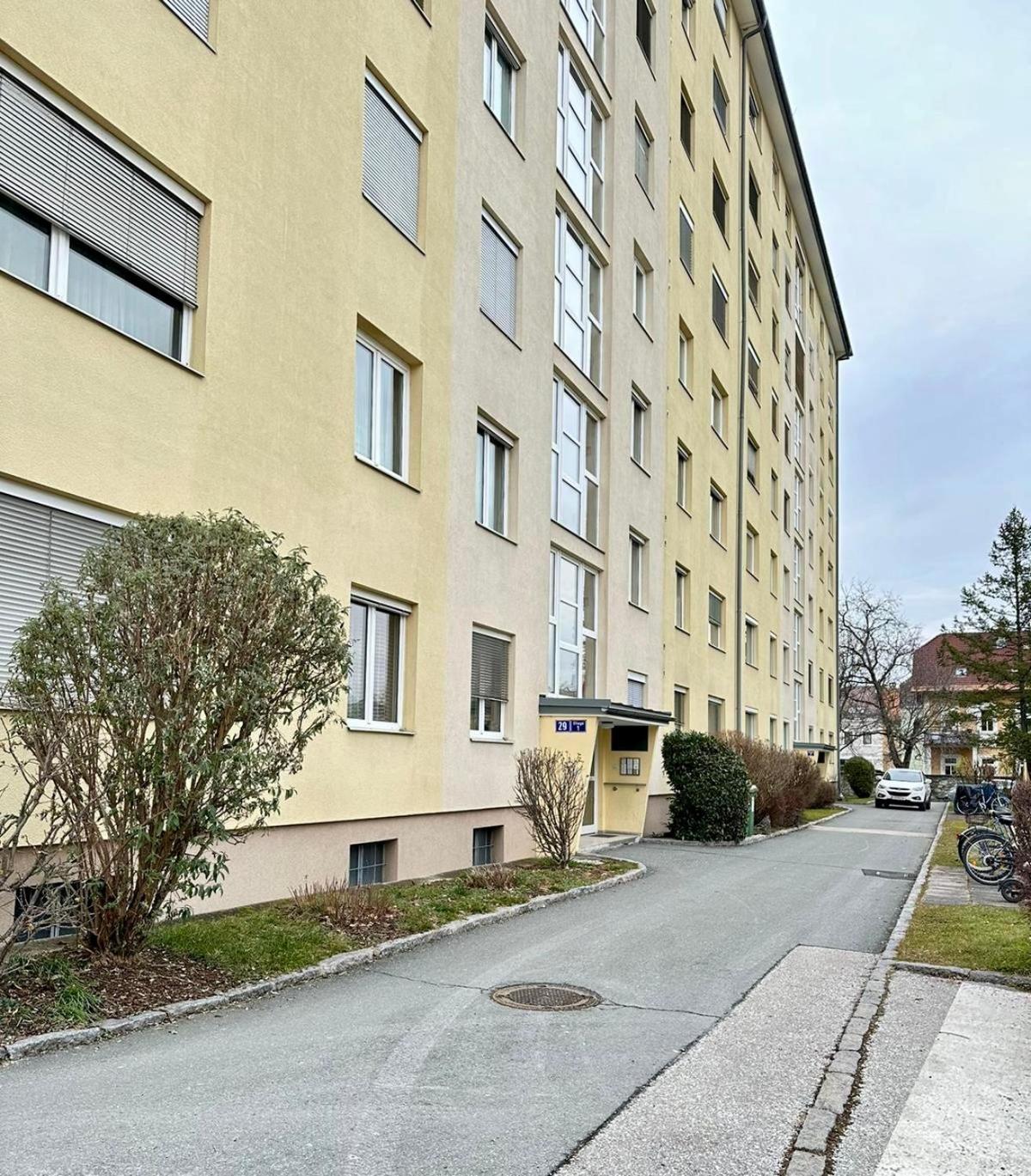 Bamo Studio - City Living Arkaden Lägenhet Klagenfurt am Woerthersee Exteriör bild